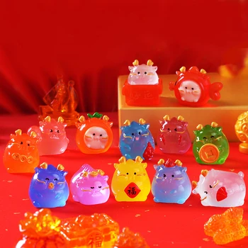 1pc Cute Mini Gaismas Pūķis Statuetes 2024 Gads Pūķa Rotājumu Mikro Ainavas Miniatūra leļļu Namiņš Rotaļlietas Jaunā Gada Dāvanas